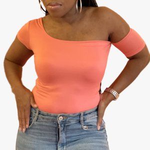 💐 (NWT) Asymmetric Sleeve Bodysuit